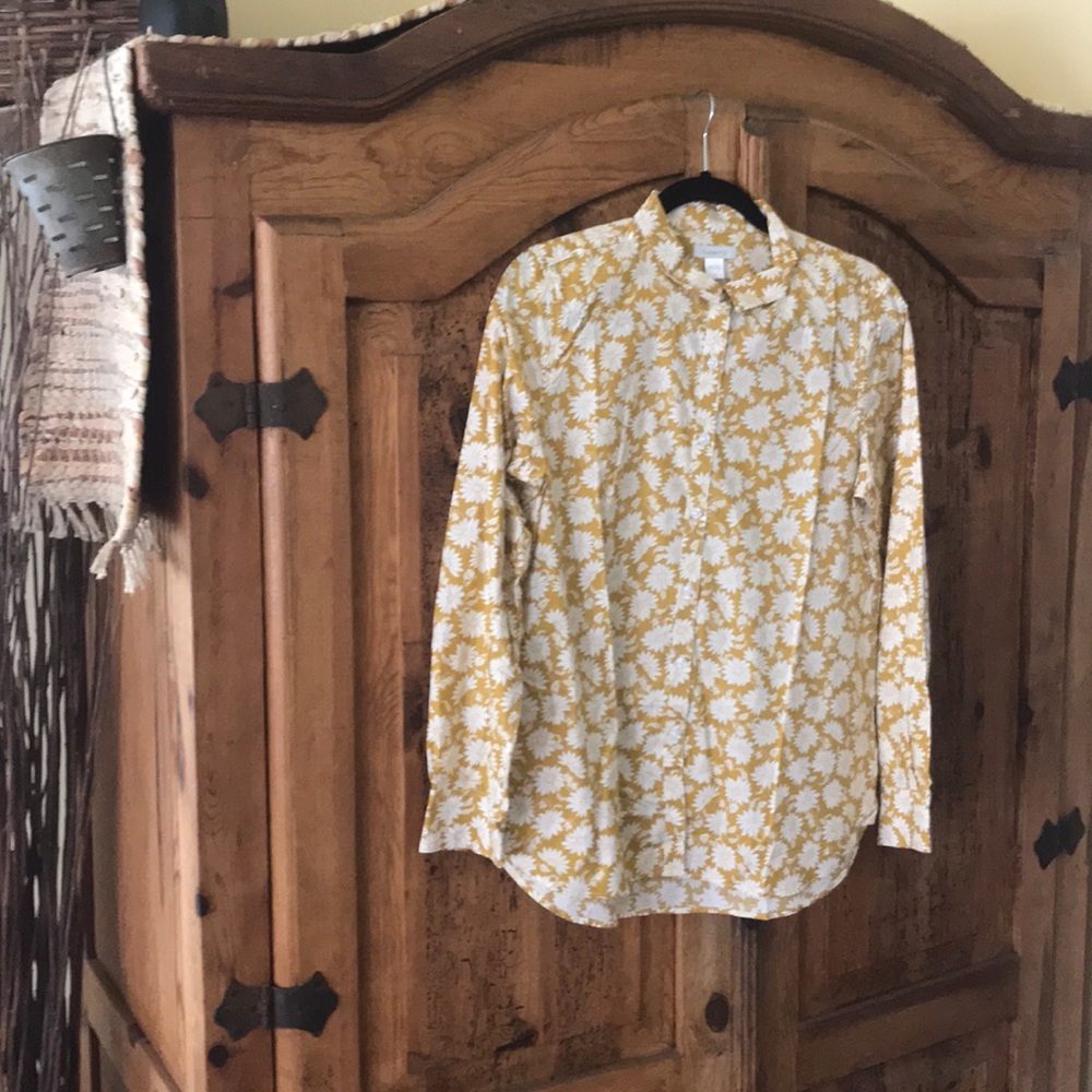 COPY - NWOT Garnett hill shirt.